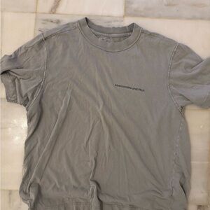 Abercrombie & Fitch Light Gray Short Sleeve Tee